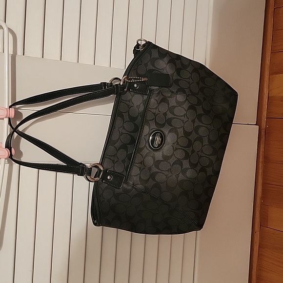 Coach black bag zipper top - Picture 5 of 5